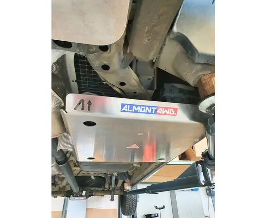 Schutzplatte AdBlue®-Tank für VW CRAFTER / MAN TGE 4X4 06/2021+ - 6 mm Aluminium